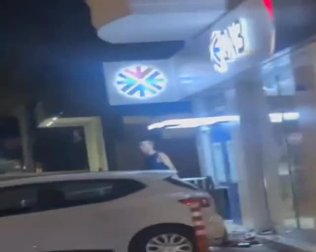 Gece saatlerinde hareketli dakikalar! Önce ATM'ye sonra araca...