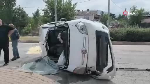 Bursa'da feci kaza! Defalarca takla attı