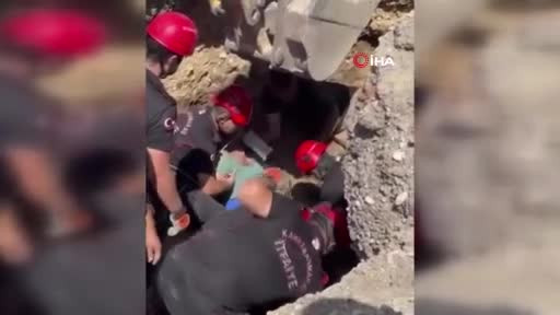 Göçükte kalan işçi böyle kurtarıldı