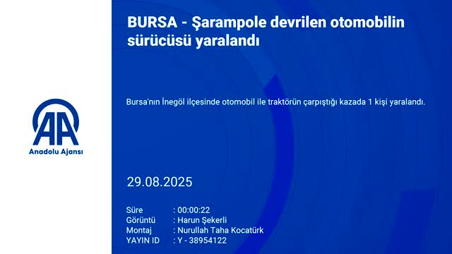Bursa'da otomobil ve traktör çarpıştı!