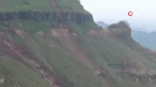 Dünya bu felaketi konuşuyor! Heyelan koca köyü yuttu, 1000'den fazla ölü var...