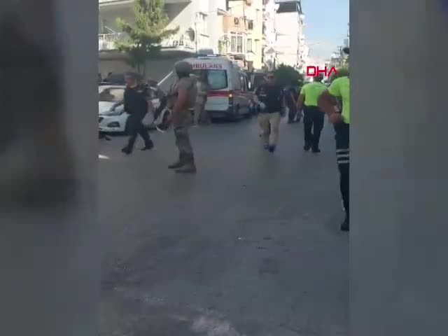 Polis merkezine silahlı saldırı! Şehitlerimiz var