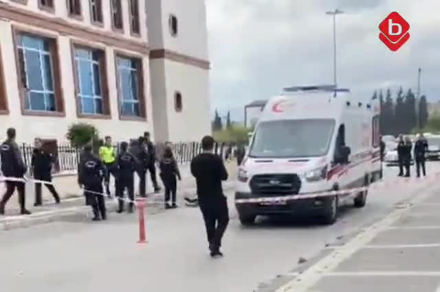 Yalova'da adliye önünde silahlı saldırı! Ölü ve yaralı var