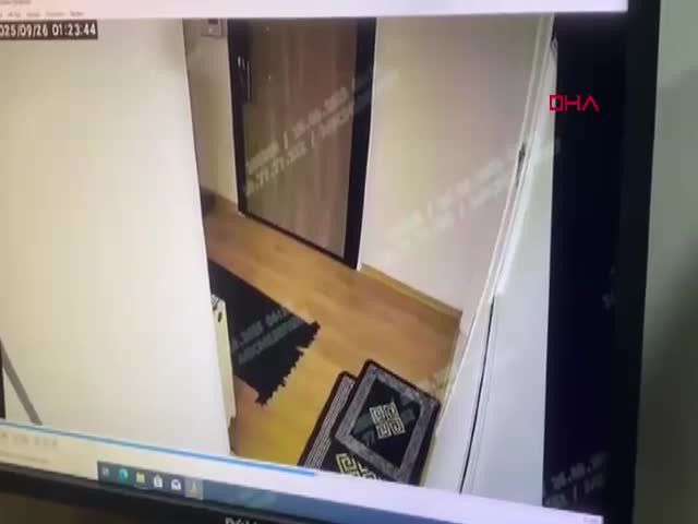 Şarkıcı Güllü'nün balkondan düşmeden önceki görüntüsü ortaya çıktı