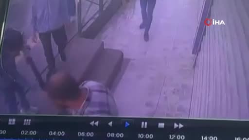 Bursa'da sokak kan gölüne döndü! Husumetlisini bulduğu yerde vurdu