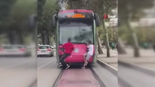 Bursa'da korkutan anlar! Çocuklar canlarını hiçe saydı