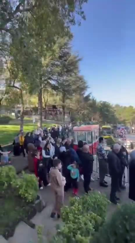 Bursa'da 400 TL'den 100 TL'ye düştü! Kuyruğun ucu görünmedi