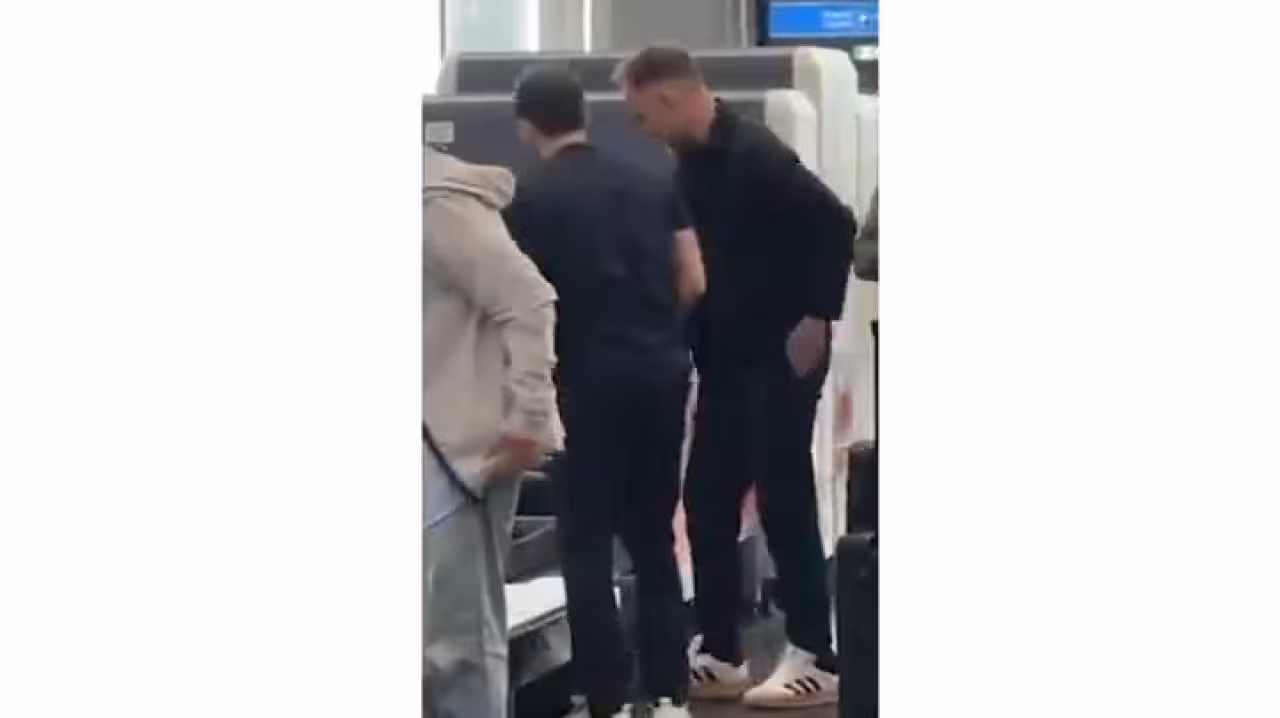 Fener taraftarını kahreden görüntü! Ağlaya a...