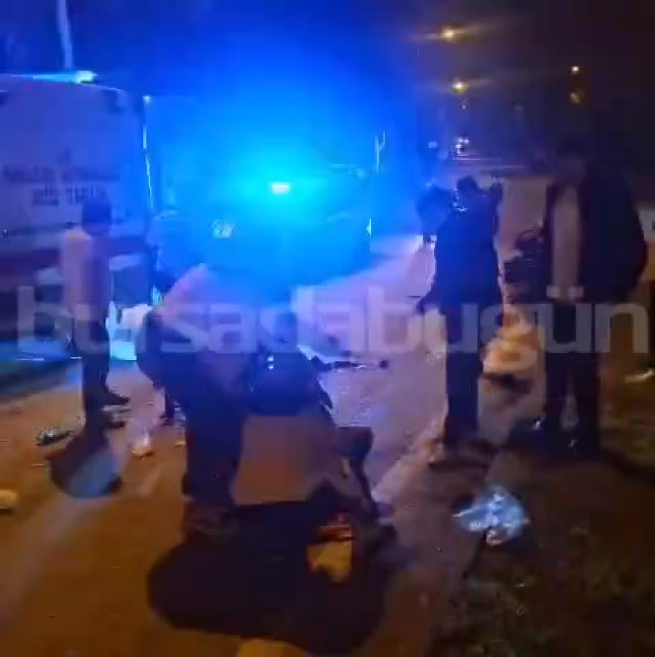 Bursa'da gece saatlerinde feci kaza! Motosik...