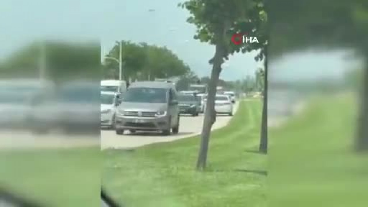 Bursa'da sürücüler ecel terleri döktü: Akan trafiğe karşı inatla ilerledi