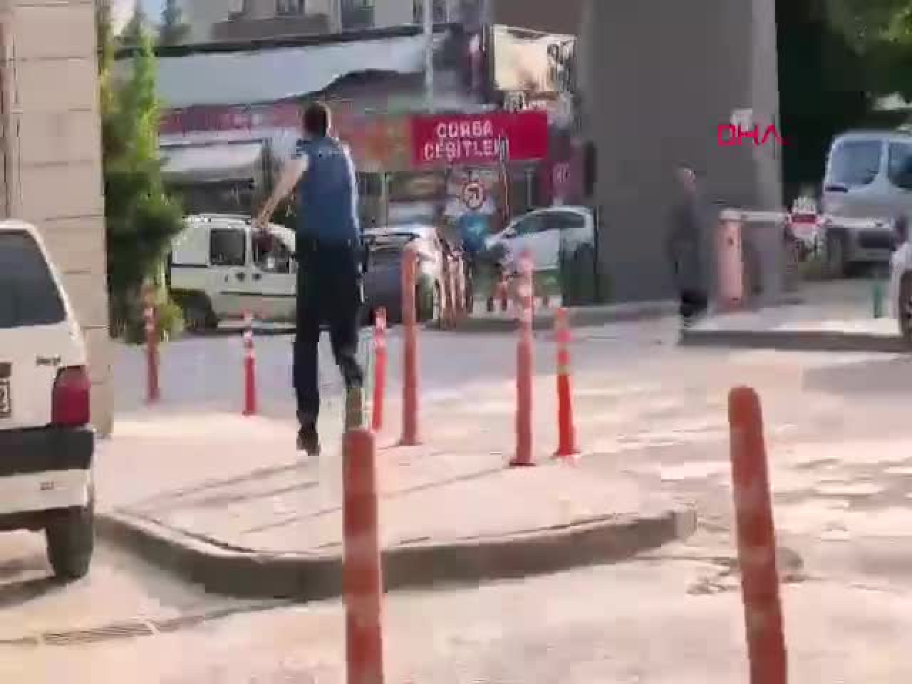 Bursa'da polis ve şüpheli arasında ilginç anlar: 'Sen dur dedin durdum ağabey'