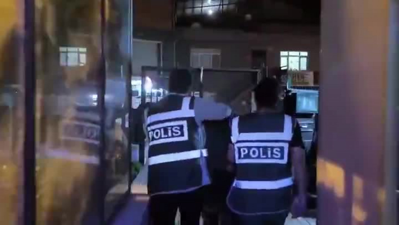 Bursa'da uyuşturucu operasyonu! 4 şüpheli gözaltında, aranan hükümlü yakalandı