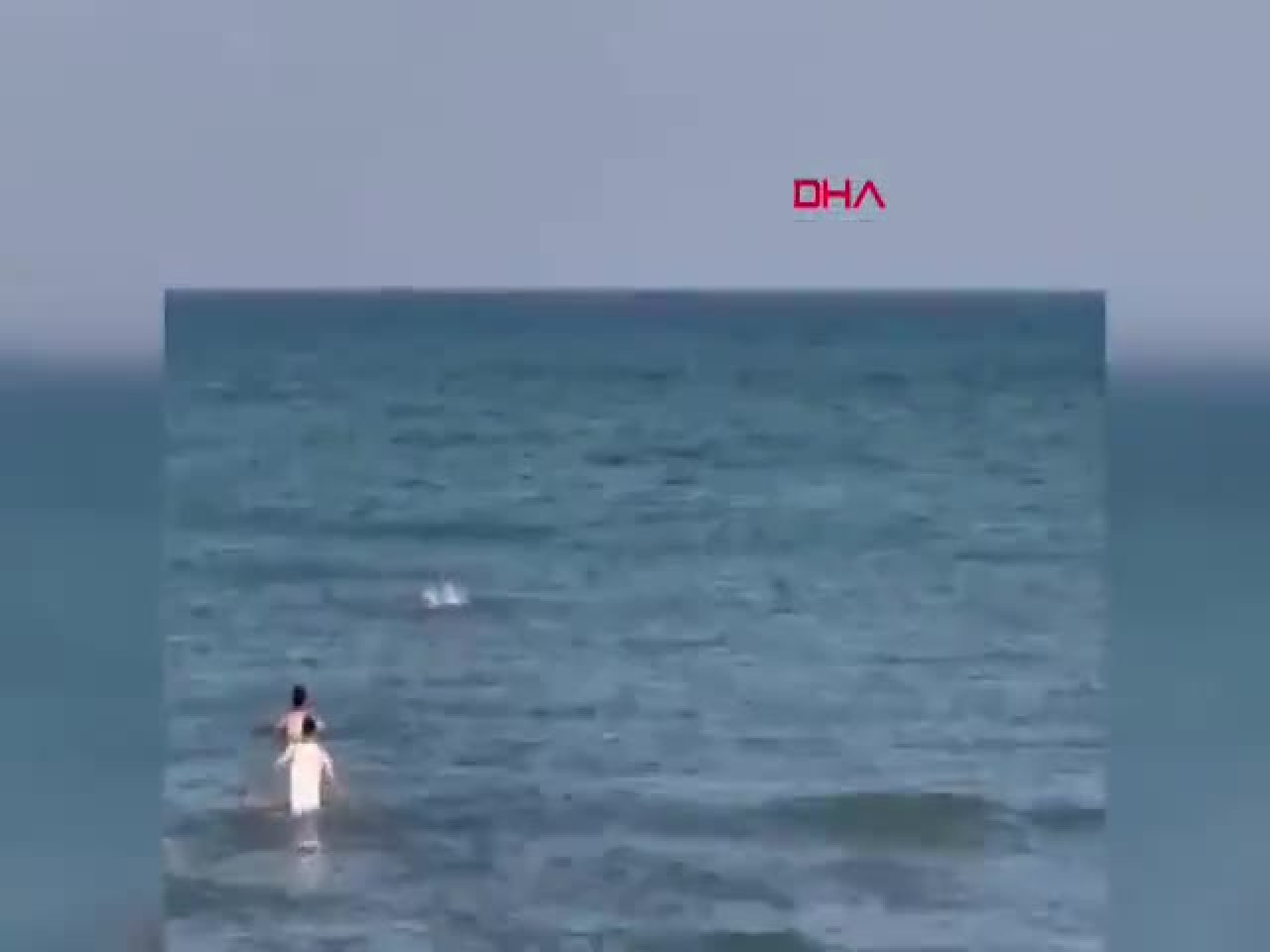 Yüreklerin ağza geldiği an: İki kız kardeş son anda kurtarıldı!