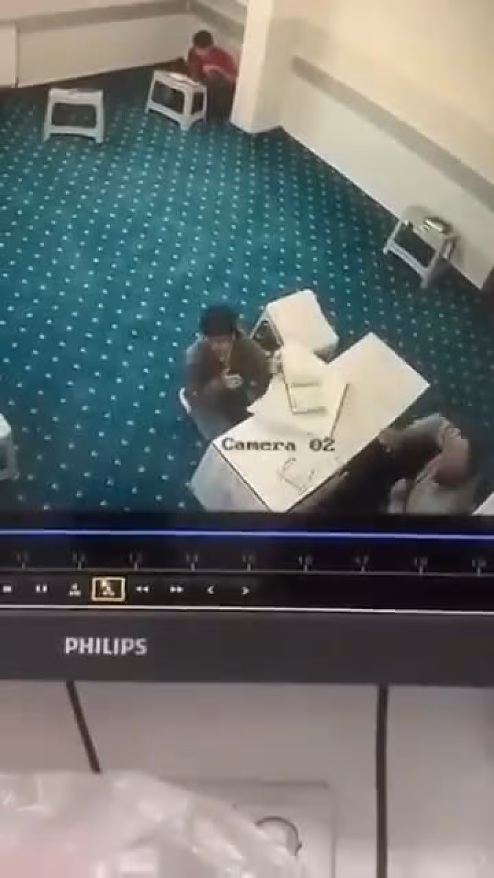 Yurtta kan donduran görüntüler! Küçük çocuğu...
