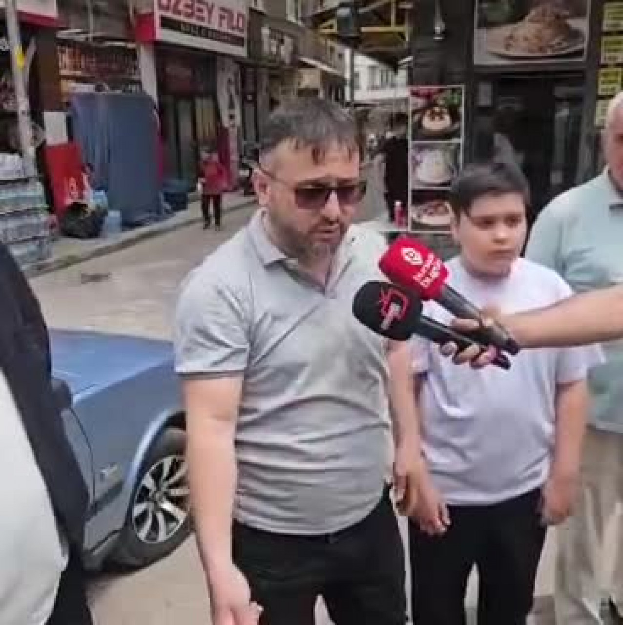 Bursa'da devrilen ağacın kökü bir anda yanmaya başladı! "Ne yapsak sönmüyor"