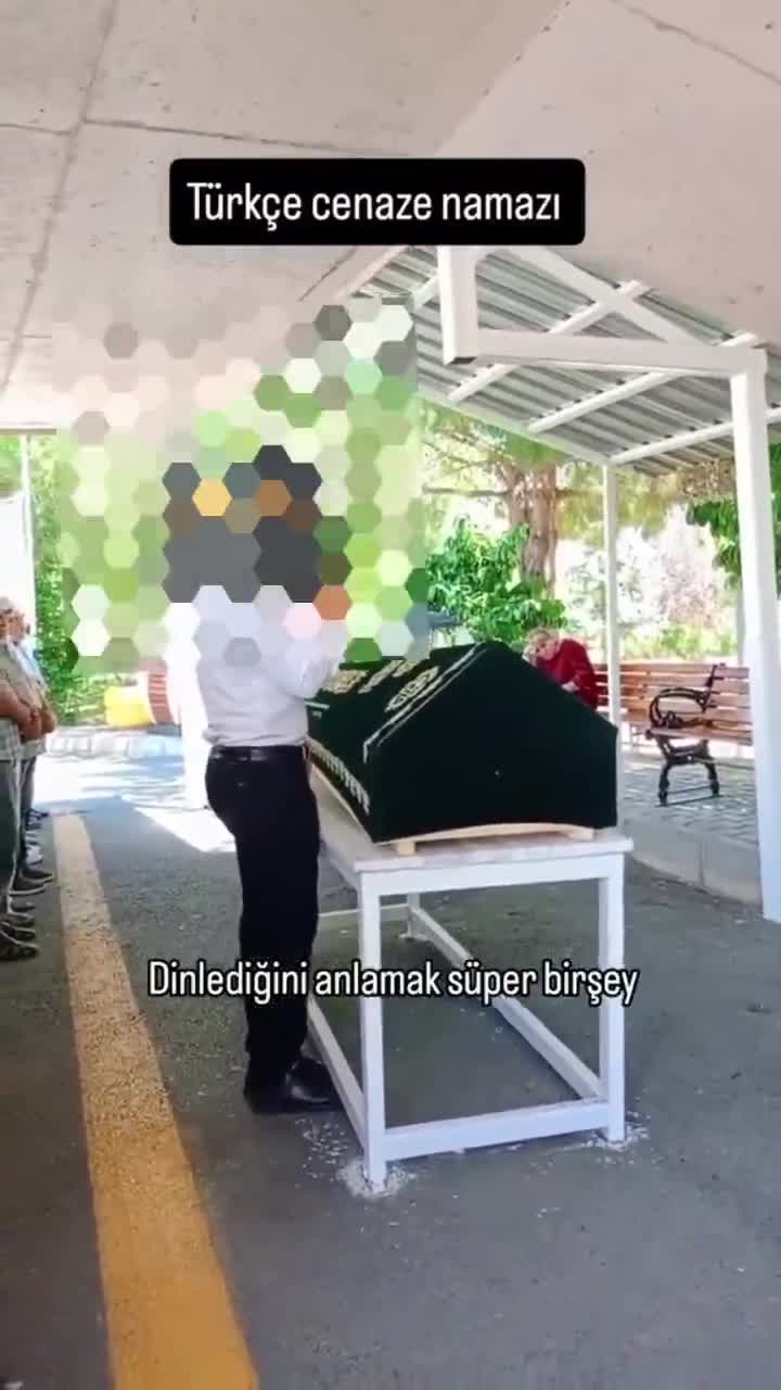 Cenaze namazı Türkçe kılındı!