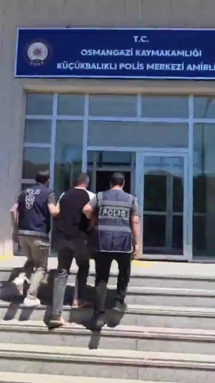 Bursa'da farklı suçlardan aranan 4 hükümlü yakalandı!