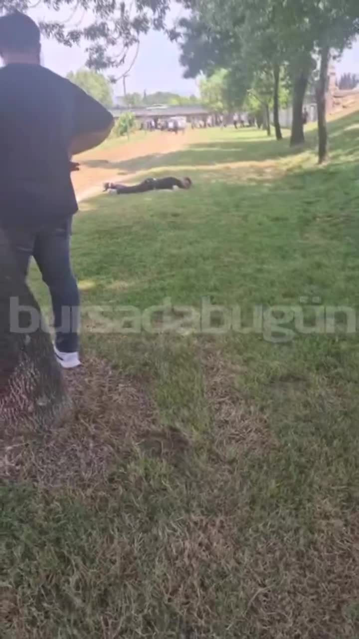 Bursa'da dere kenarında cinayet şüphesi! Ölen gencin yakınları sinir krizi geçirdi...