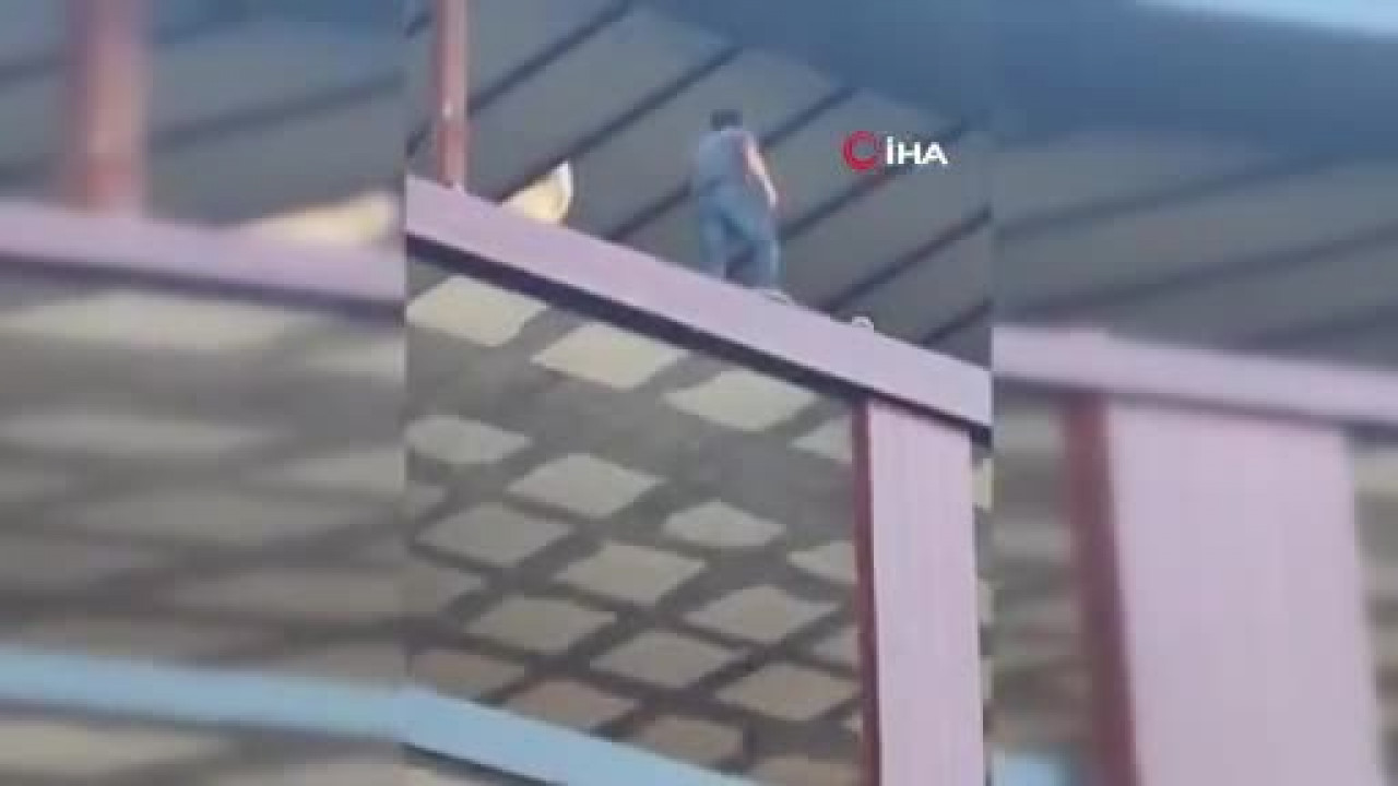 Binanın çatısına çıkıp canına kıymaya kalktı! Son anda hayat kurtaran müdahale geldi...