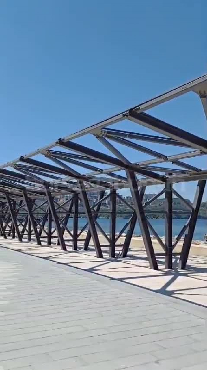Gemlik sahili yenilendi, demir yapı tartışmaları sürüyor