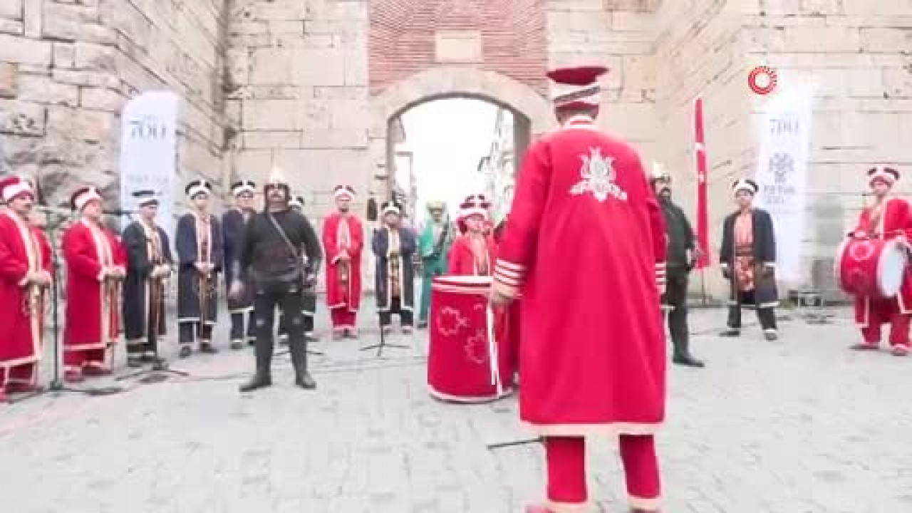 25 ülkeden öğrenciler aynı safta: Mehterle kültür köprüsü kurdular