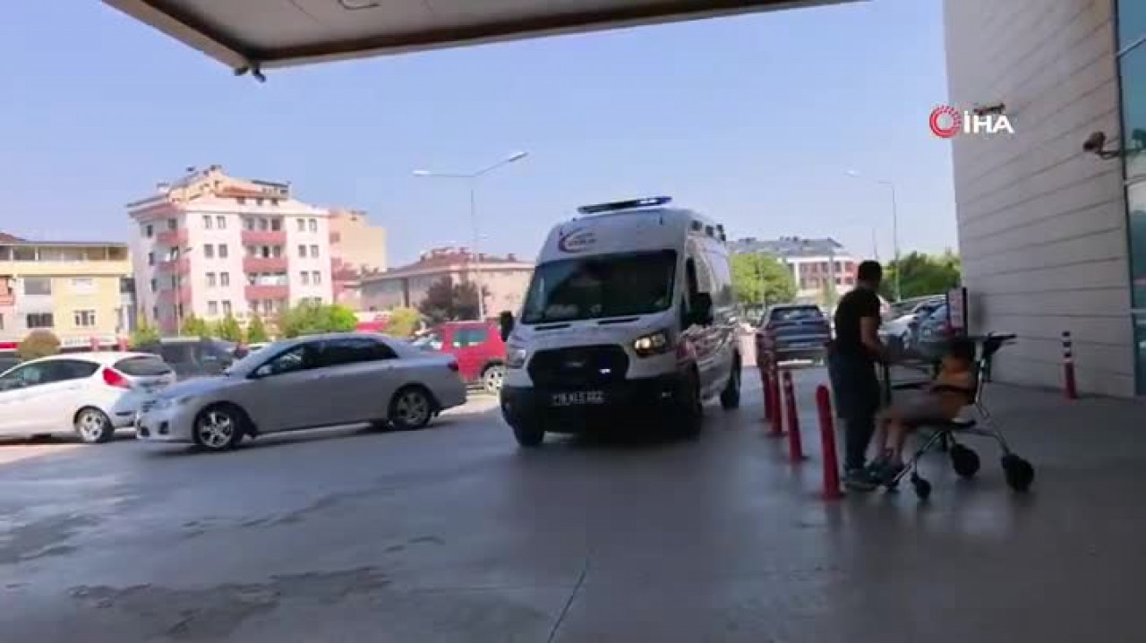 Bursa'da korkutan kaza! Motosiklet sürücüsü tırın altında kaldı