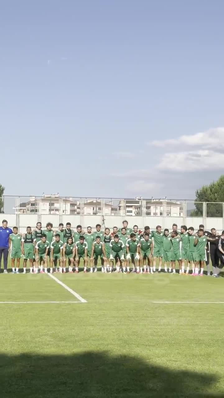Bursaspor topbaşı yaptı! Yeni transferler ilk antrenmana çıktı...