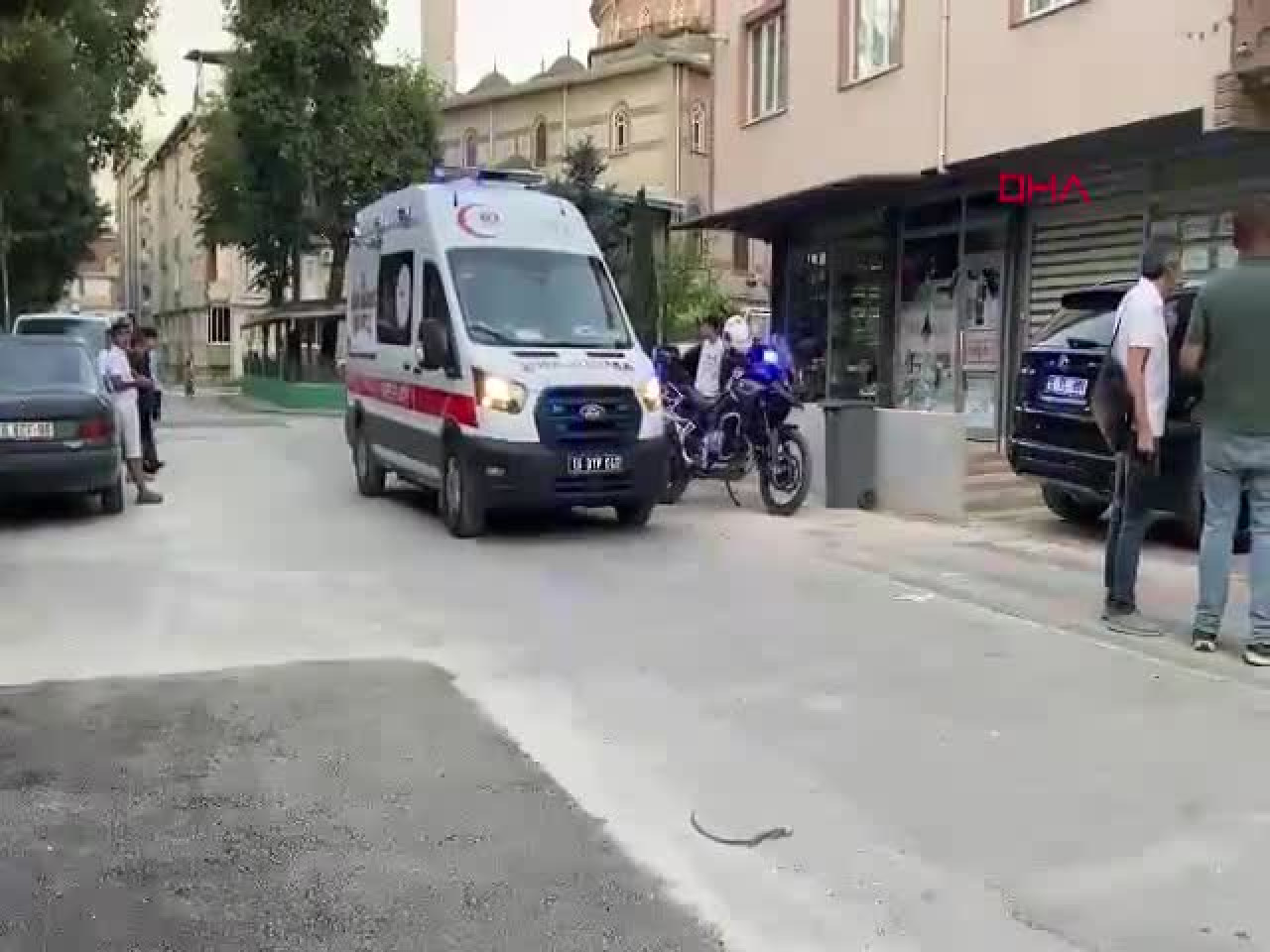 Bursa'da sokak ortasında silahlı çatışma! Tartıştığı şahıs bacağından vurdu...