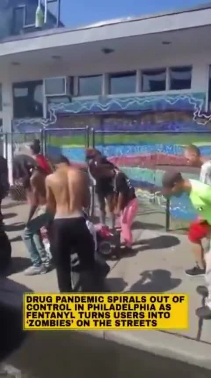 Dehşete düşüren görüntü! Sokaklar adeta yaşayan ölülerle doldu