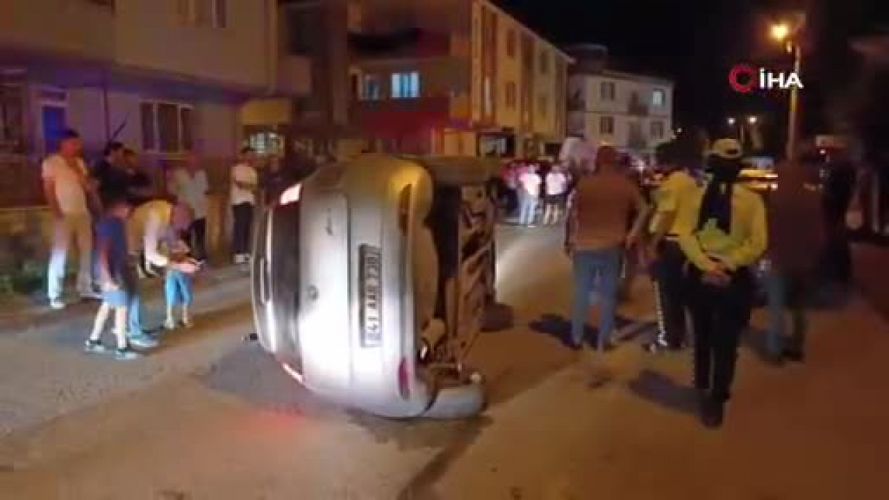 Bursa'da park halindeki araca çarpıp yan yattı! Olay yerinden kaçtı...