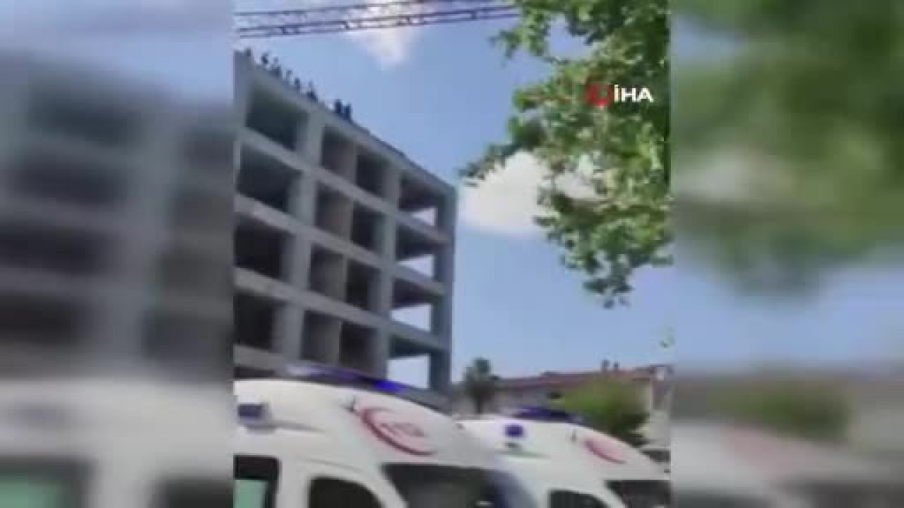 Küçükçekmece'de 3 aydır maaş alamayan işçiler inşaatın tepesine çıktılar