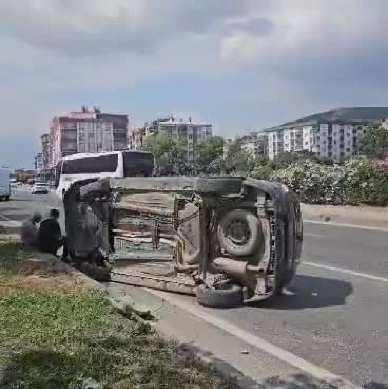 Bursa'da korkutan kaza! Takla atan aracın sürücüsü tanınmış iş insanı çıktı!