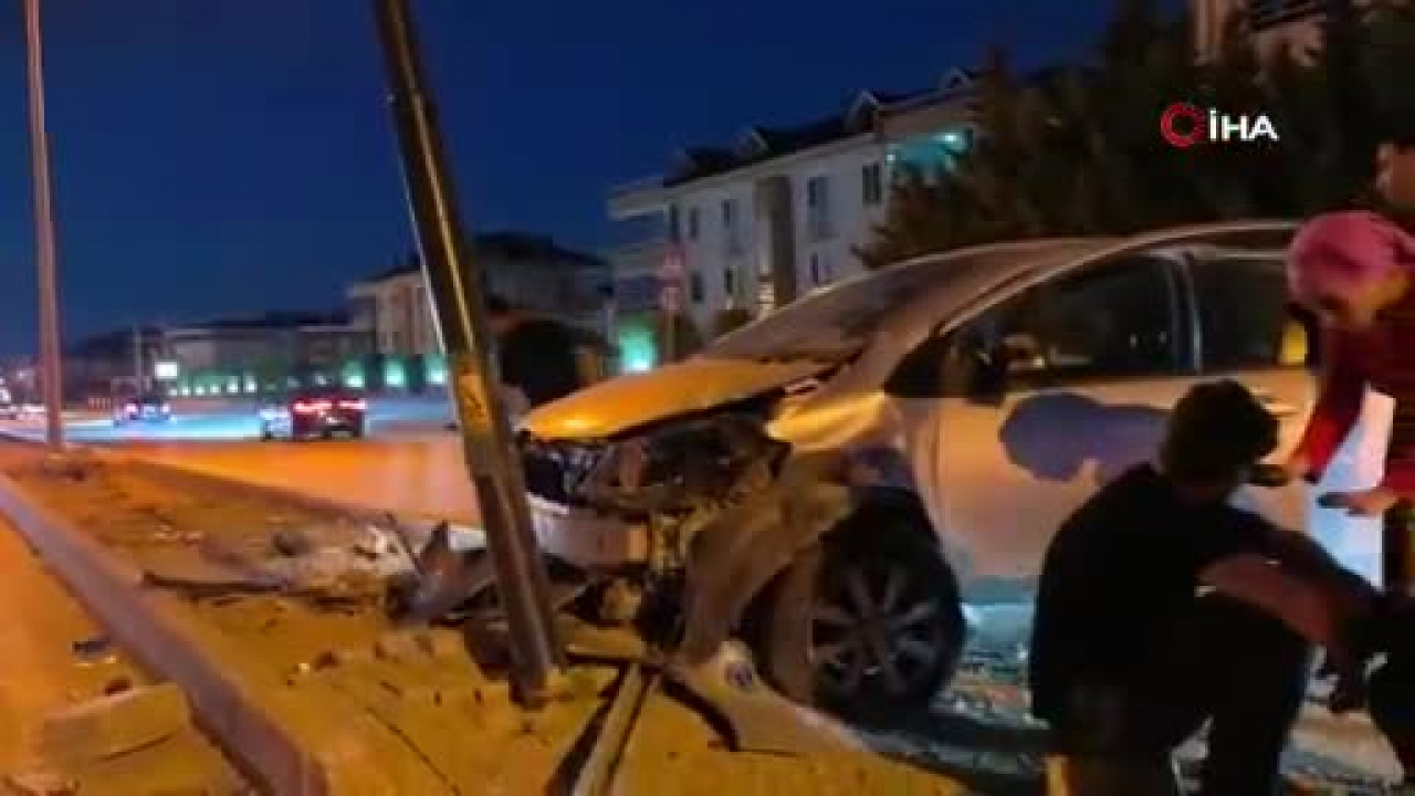 Bursa'da trafik kazası! Yaralı gence ilk müdahale doktor olan babasından geldi...