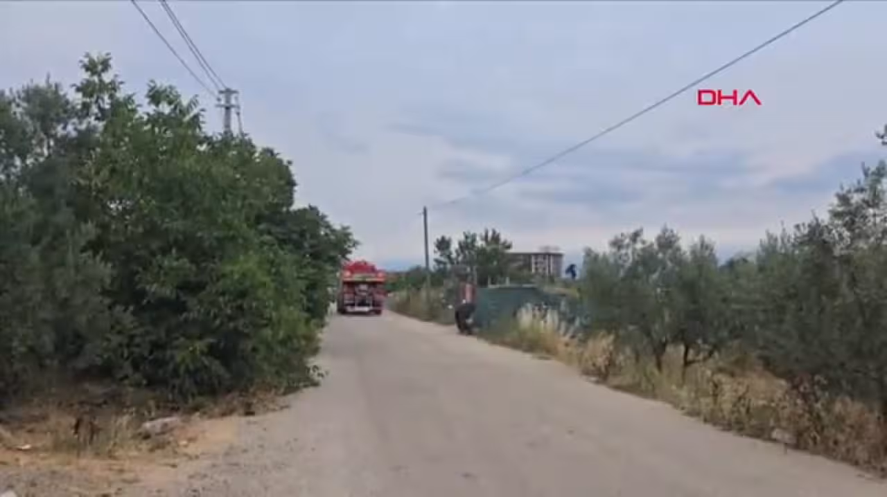 Bursa'da alevlerle zorlu mücadele! Bağ evind...