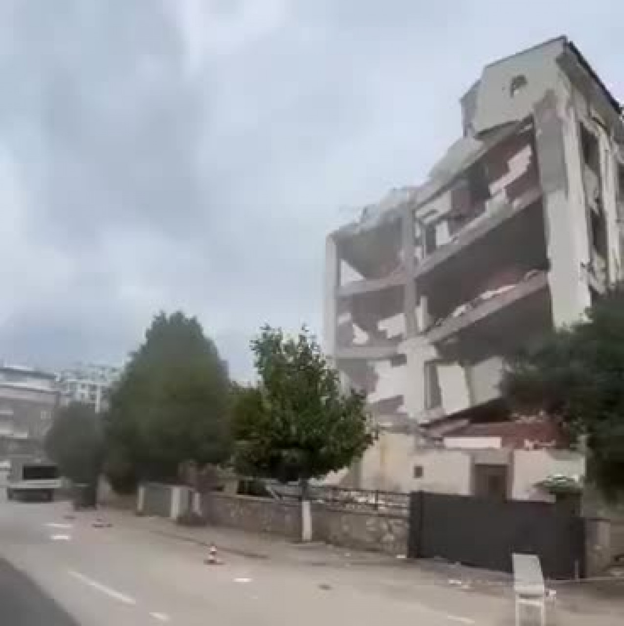 Orhangazi'de 29 yıllık erkek öğrenci yurdu tarihe karıştı!
