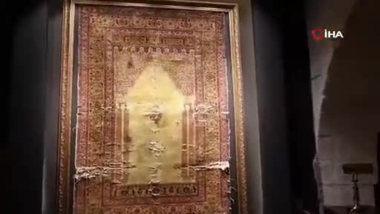 Bursa'da 3 asır önce üretilen şaheser! Tek bir düğümüne bile dokunulmadı, paha biçilemiyor