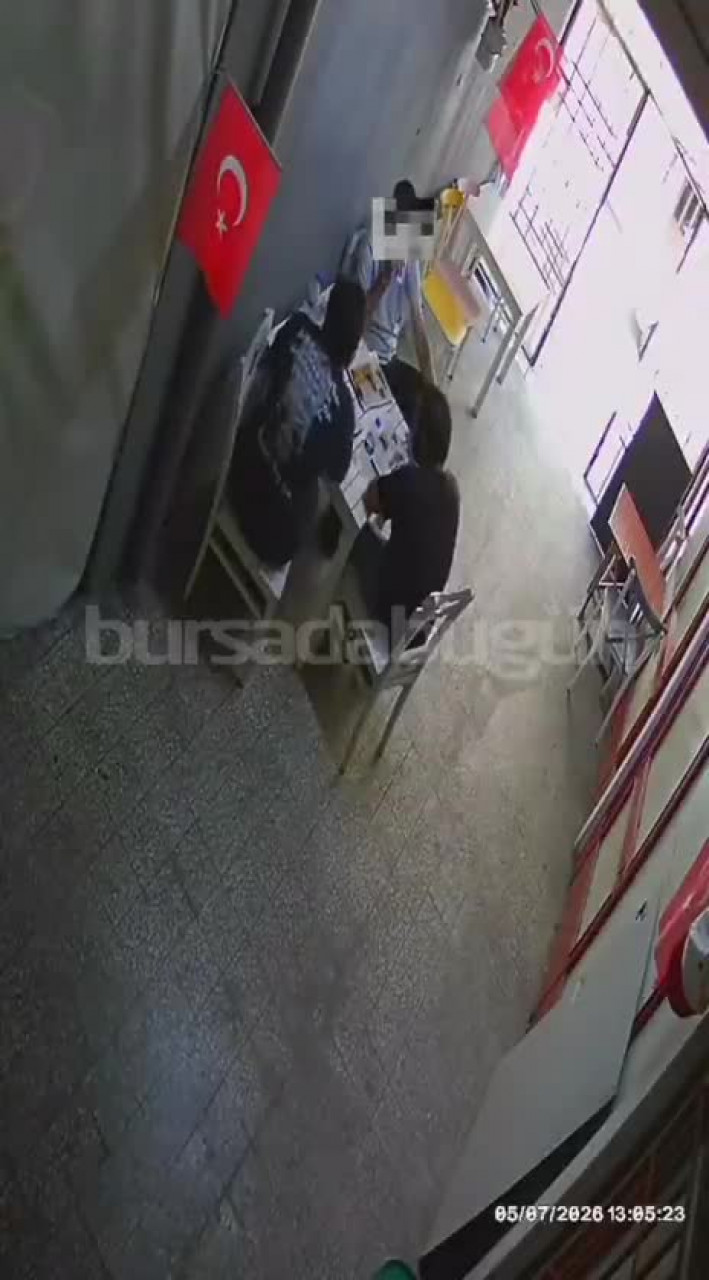 Bursa'da kafe işletmecisini şaşkına çeviren olay! Kimliğini bırakıp sırra kadem bastı