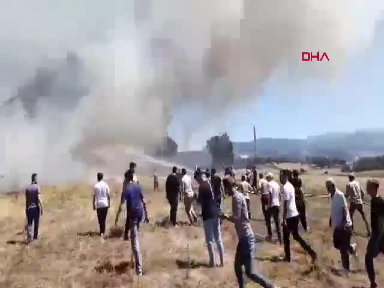 Bursa'da anız yangını! 3 dönümlük alan kül oldu...