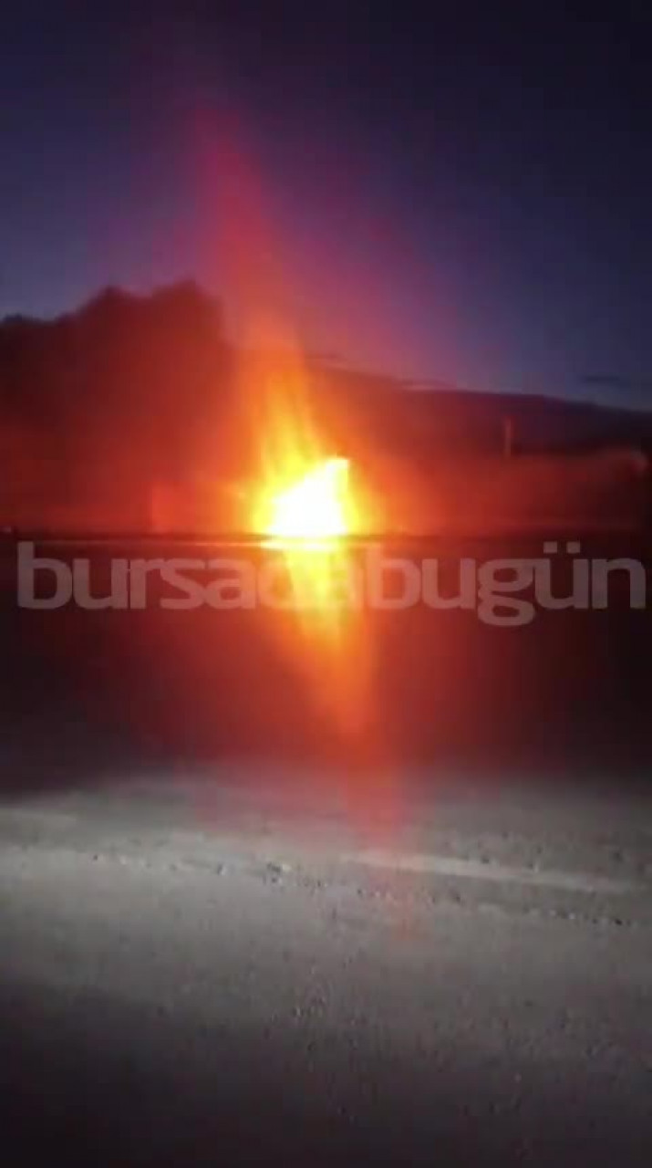 Bursa'da seyir halindeki araç alevler içinde kaldı!