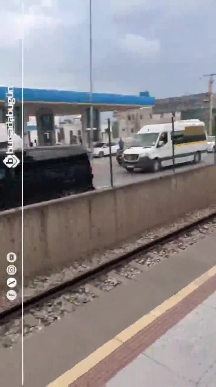 Bursa'da sabah trafiğinde beklenmedik anlar!