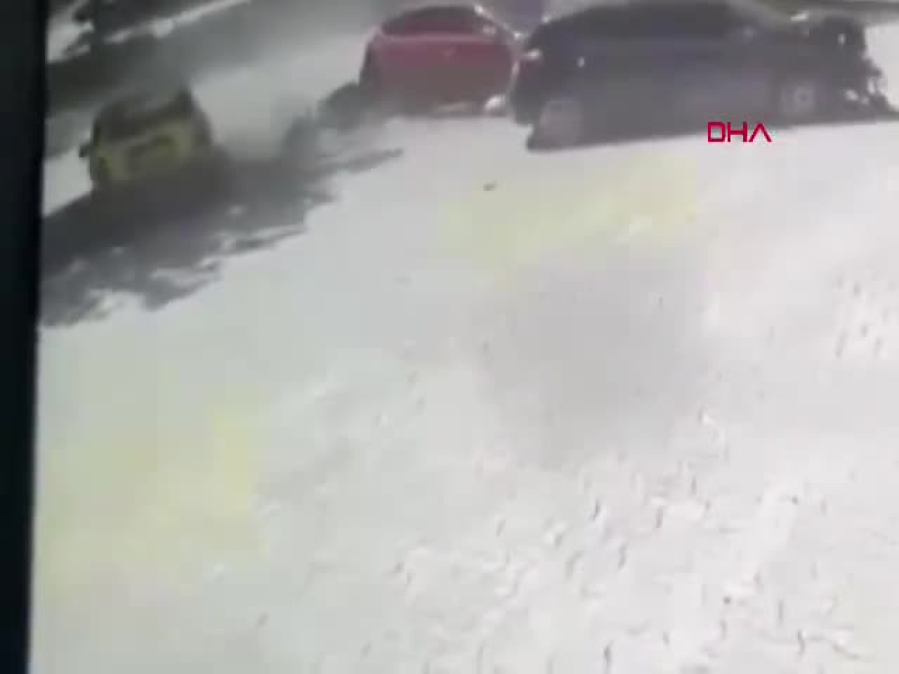 Kaldırımda yürürken taksi çarptı! Anne ve kızı kazada can verdi...