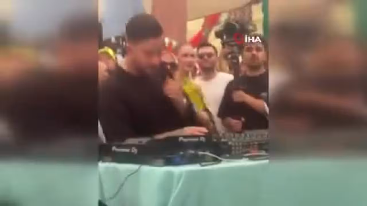 Mahmut Orhan yine yaptı yapacağını! Bu kez s...