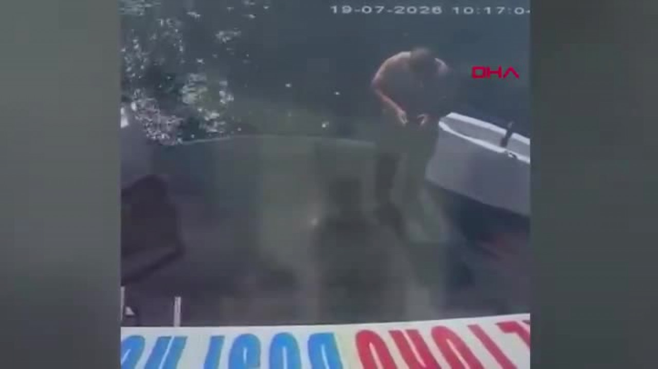 Telefonla konuşurken denize düştü! Gemi personelinin son anları böyle kaydedildi...