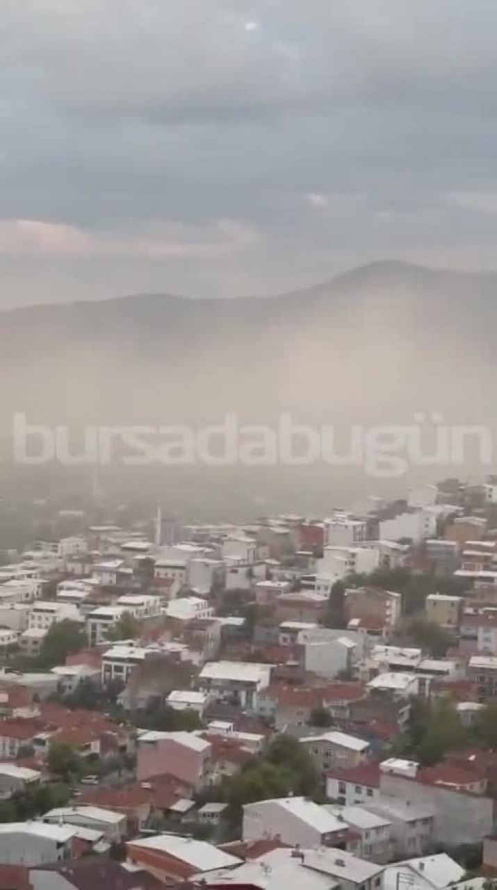 Bursa'yı fırtına ile birlikte toz bulutu sardı! Kameralar kaydetti...