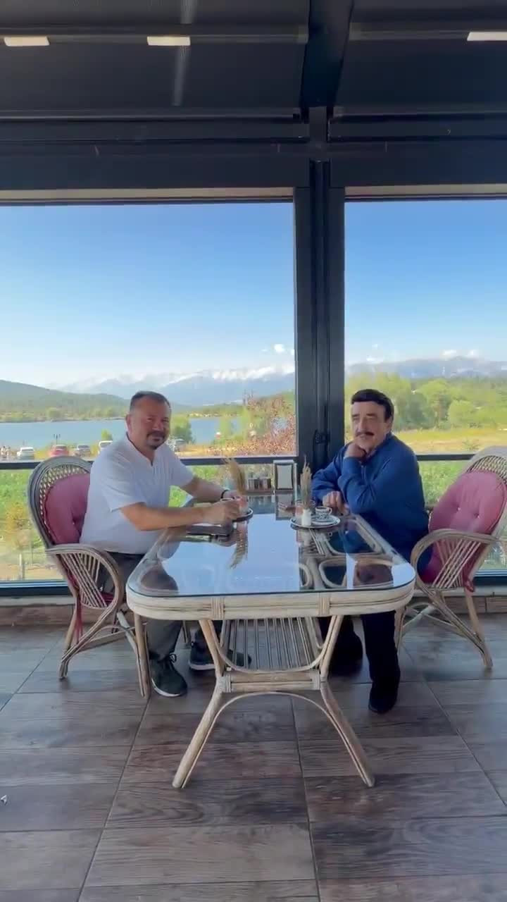 Ünlü sanatçı Hakkı Bulut Gököz Natural Park'ta keyifli gün geçirdi