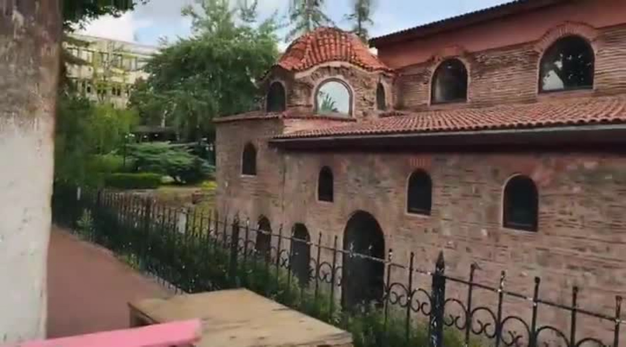 Bursa'da yüzyıllara meydan okuyan cami!