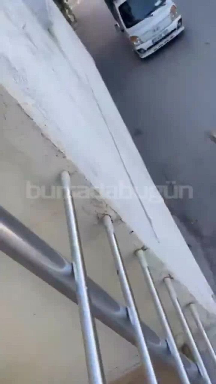 Bursa'da mahalle sakinleri can güvenliğinden endişeli! 'Deprem oldu sandık'