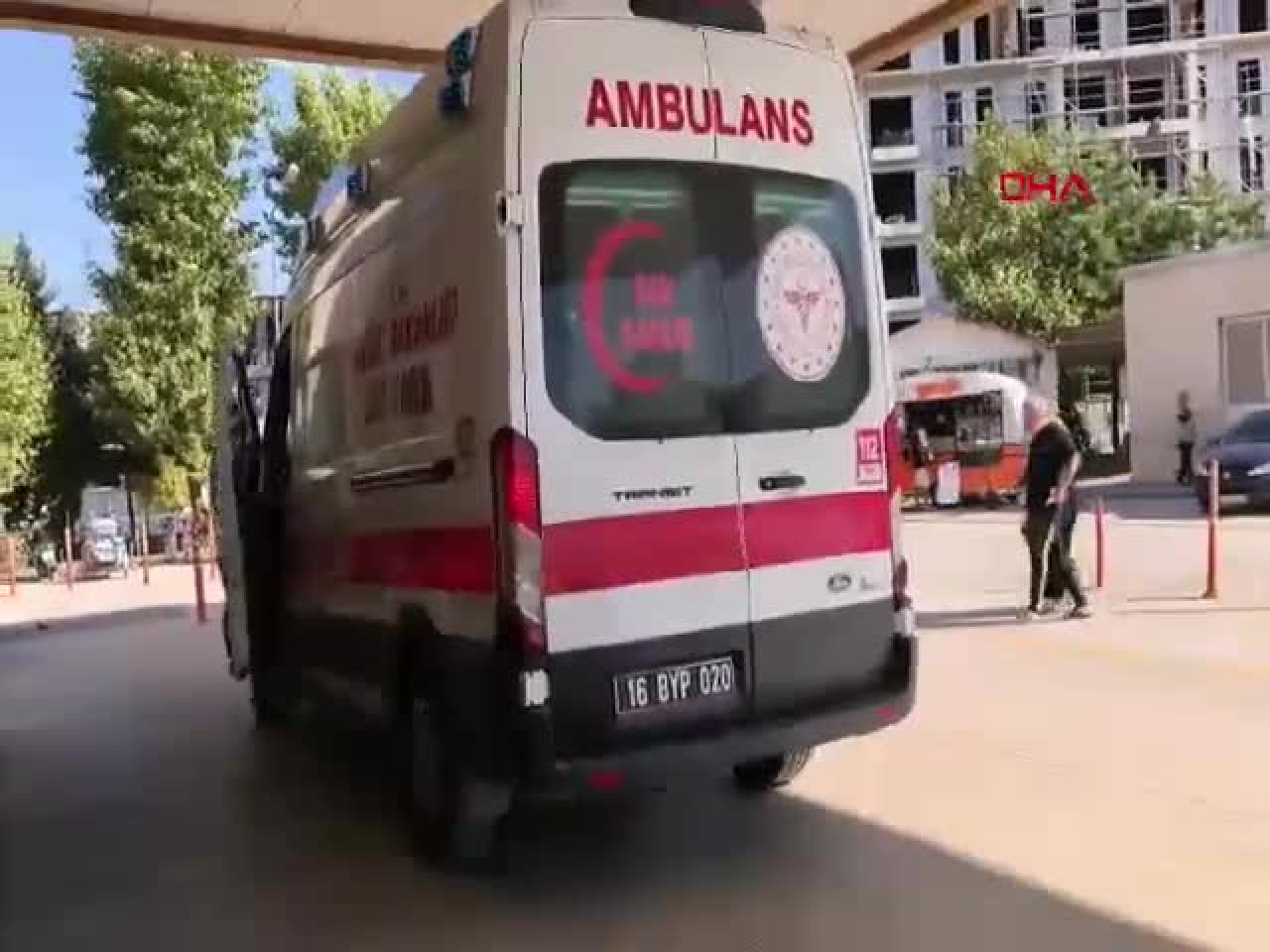 Bursa'da dere yatağına uçan motosikletten sağ kurtuldu!