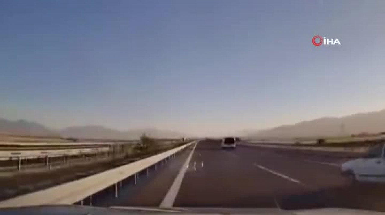 Rüzgardan uçan portbagaj faciaya neden oluyordu