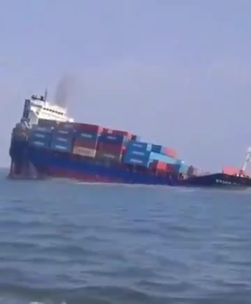 Korkulan oldu! İHA ile vurulan dev gemi dakikalar içinde battı